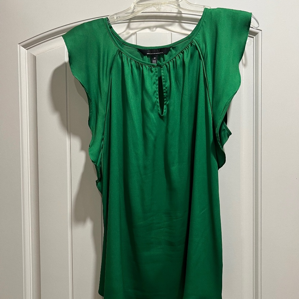 WHBM green flutter sleeve blouse M
